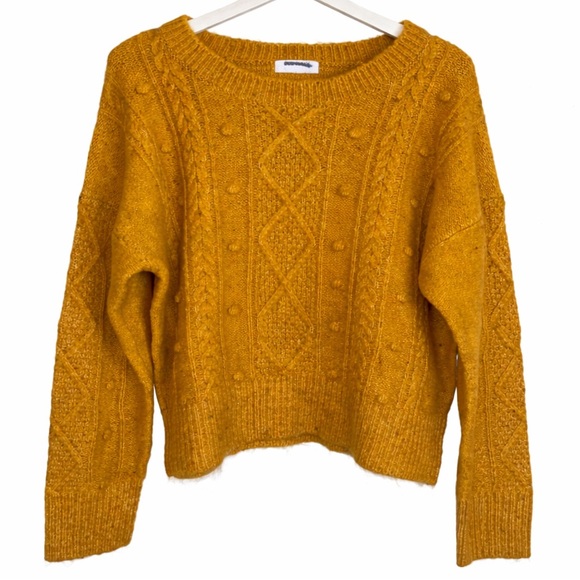 Old Navy Sweaters - Old Navy Cable Knit Fisherman Sweater Gold Size L Crew Neck Acrylic/Wool NWOT